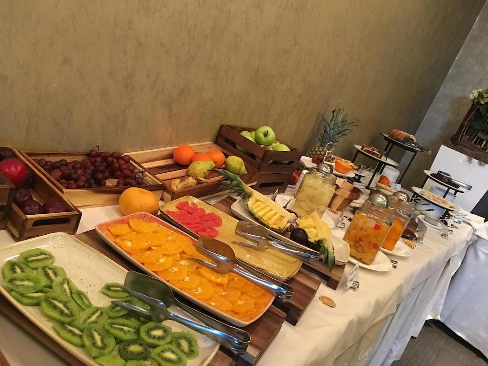 Golden Tulip Ana Dome Hotel คลูจ-นาโปกา ภายนอก รูปภาพ
