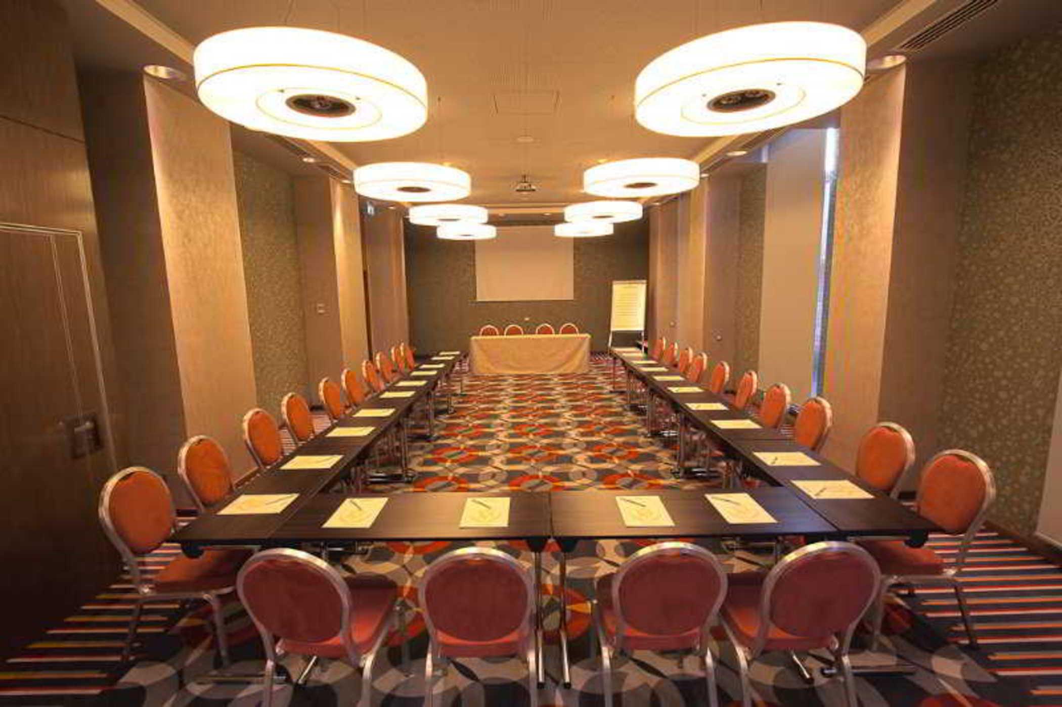Golden Tulip Ana Dome Hotel คลูจ-นาโปกา ภายนอก รูปภาพ
