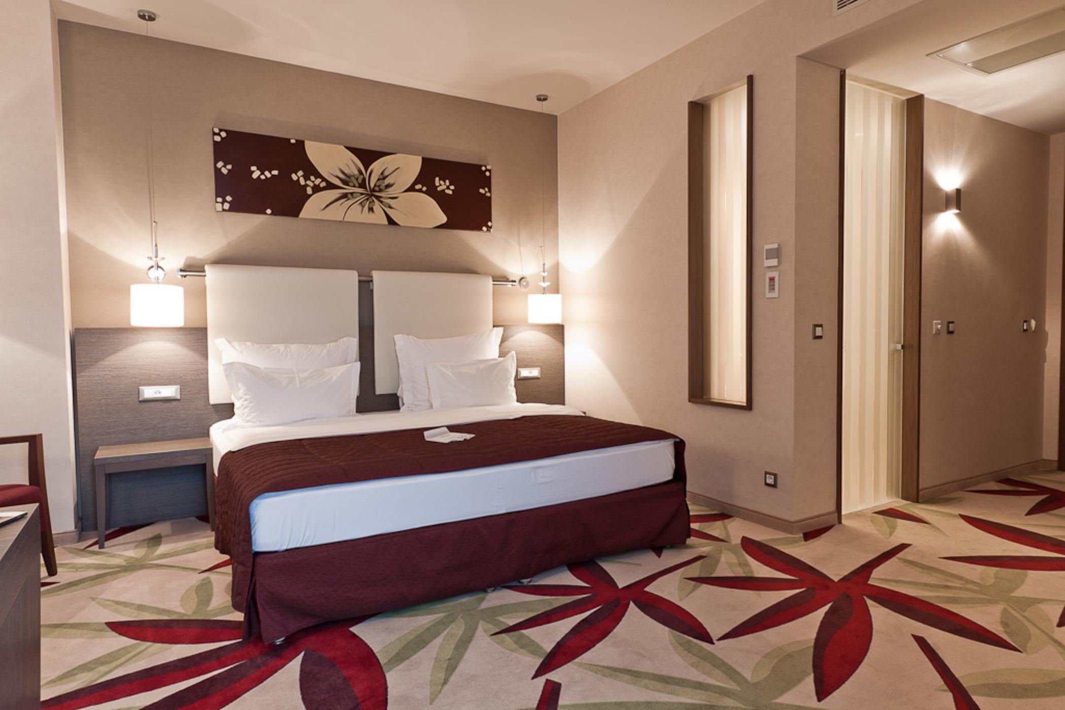 Golden Tulip Ana Dome Hotel คลูจ-นาโปกา ภายนอก รูปภาพ