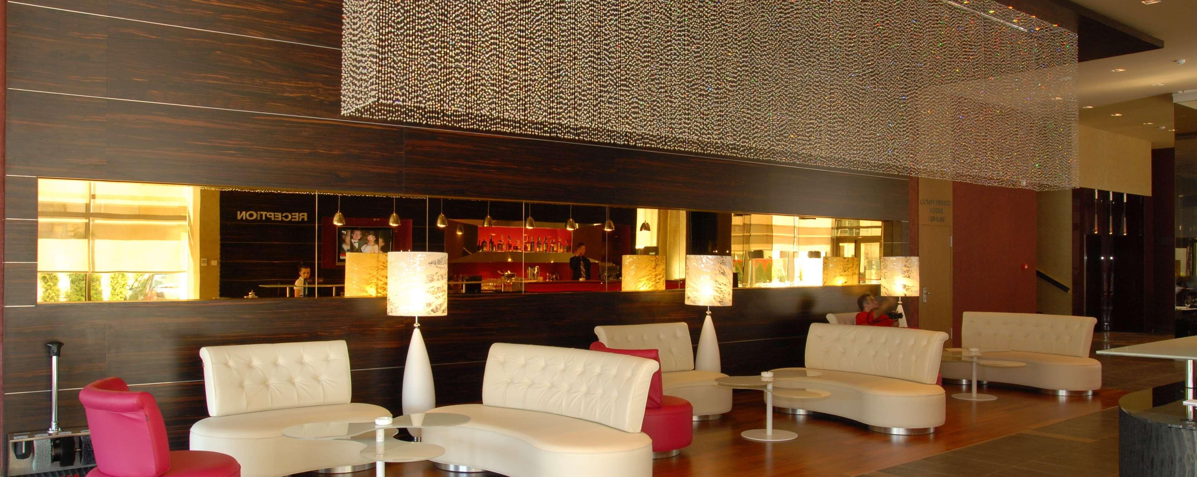 Golden Tulip Ana Dome Hotel คลูจ-นาโปกา ภายนอก รูปภาพ