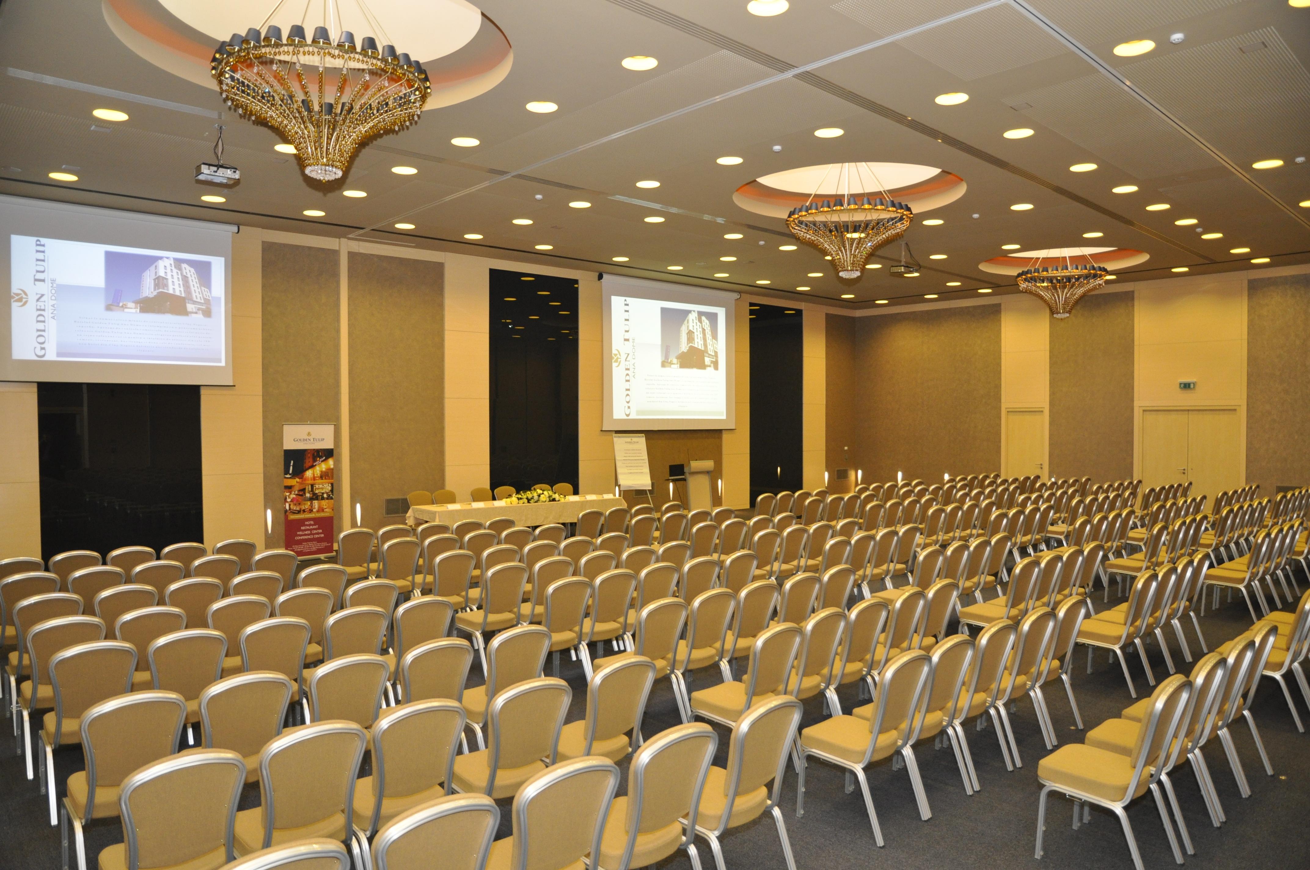Golden Tulip Ana Dome Hotel คลูจ-นาโปกา ภายนอก รูปภาพ
