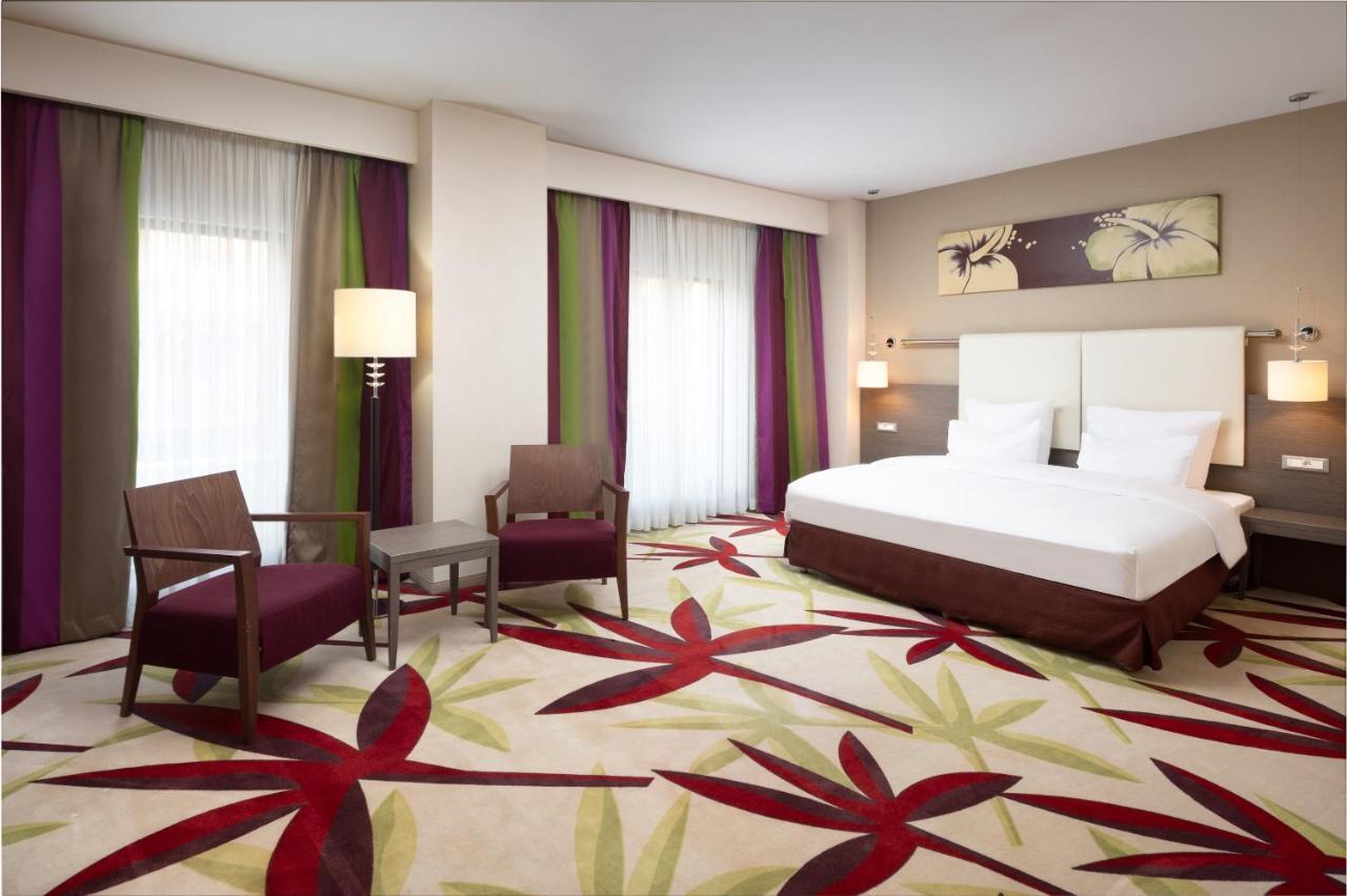 Golden Tulip Ana Dome Hotel คลูจ-นาโปกา ภายนอก รูปภาพ
