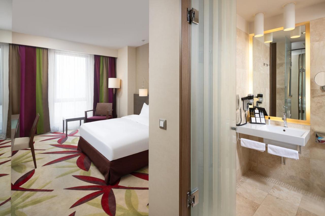 Golden Tulip Ana Dome Hotel คลูจ-นาโปกา ภายนอก รูปภาพ