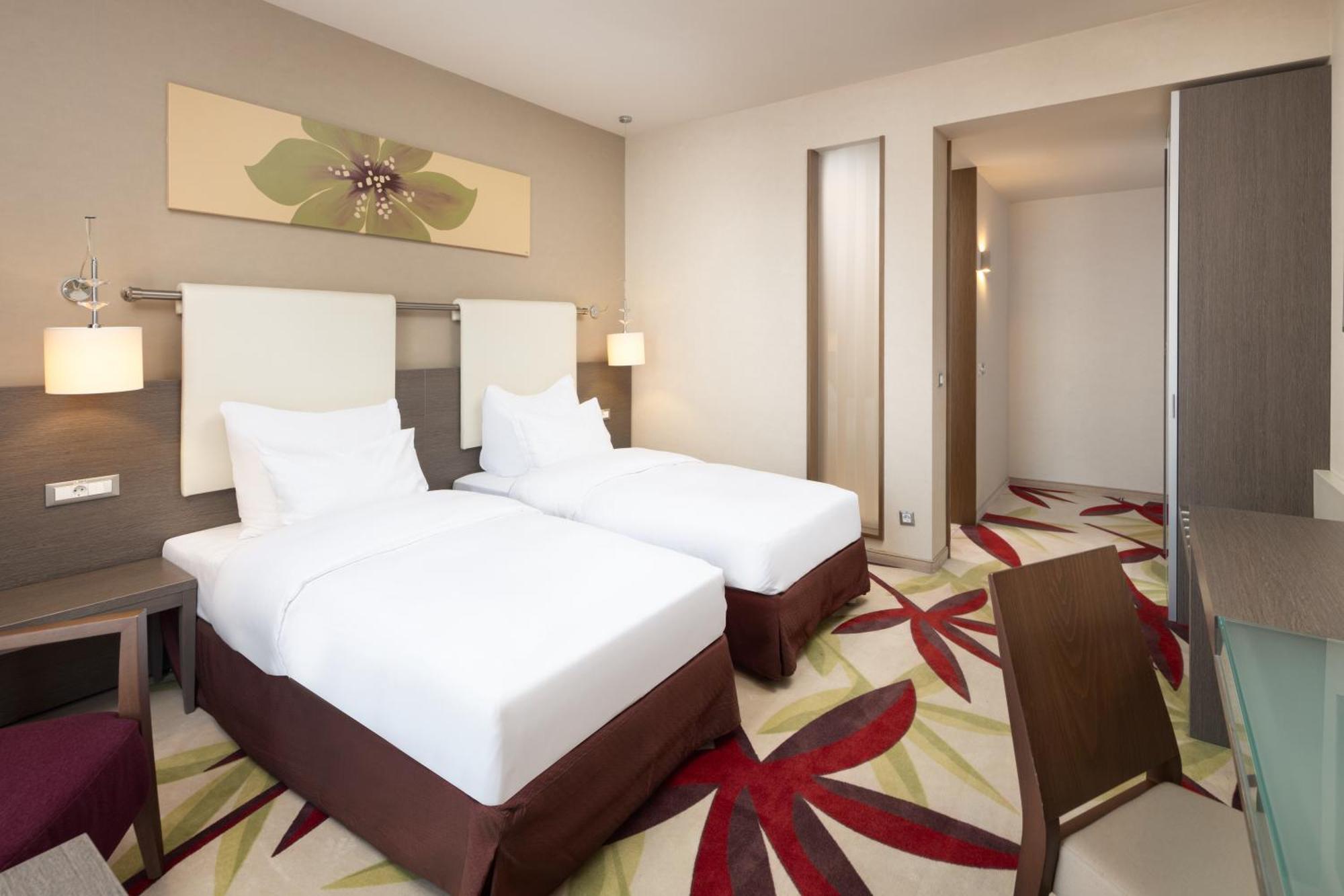 Golden Tulip Ana Dome Hotel คลูจ-นาโปกา ภายนอก รูปภาพ